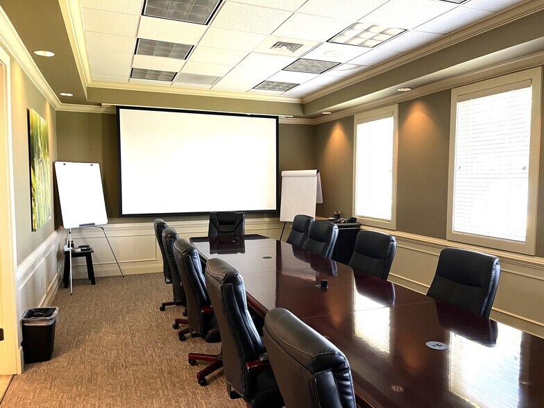 More Photos Of 1155 Halle Park Cir, Collierville Office For Lease