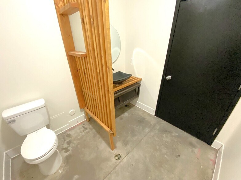 More Photos Of 116-120 E 5th St, Los Angeles Apartments For Lease