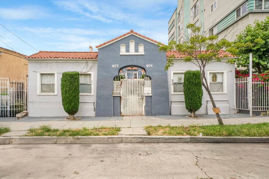 Primary Photo Of 975 S Ardmore Ave, Los Angeles Apartments For Sale