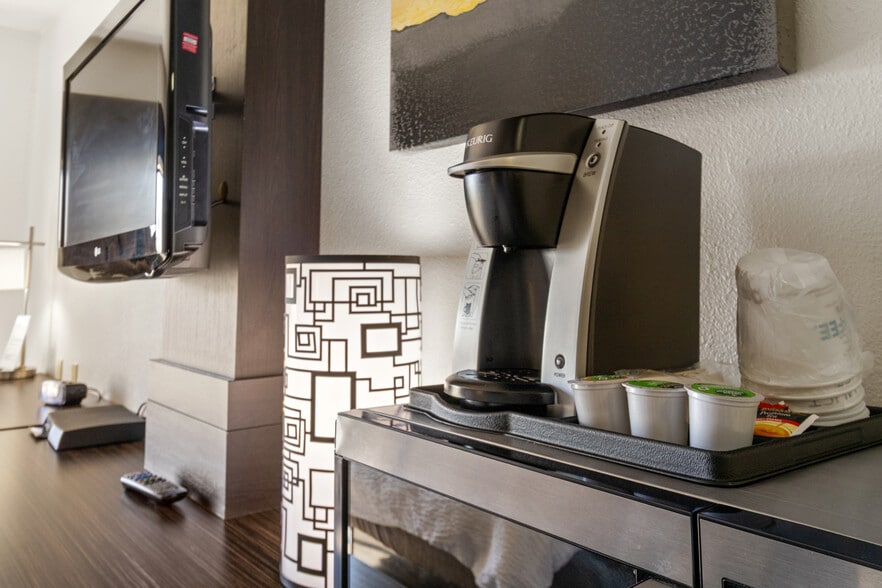 More Photos Of 2700 Lenwood Rd, Barstow Hotel For Sale