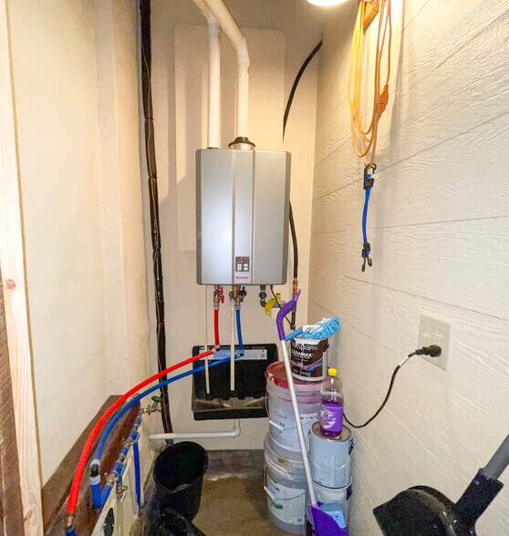 More Photos Of 503-505 Conrad Hilton Blvd, Cisco Storefront Retail Residential For Sale