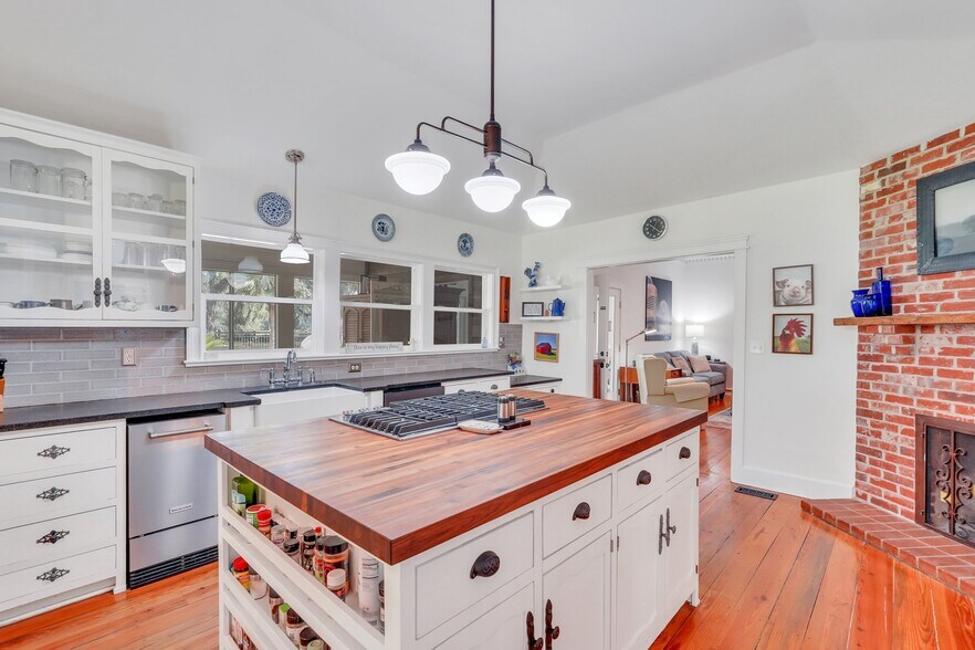 More Photos Of 1871 GA Highway 99, Brunswick Specialty For Sale