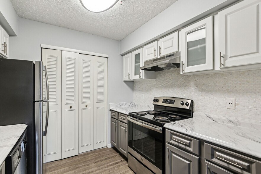 More Photos Of 4610 N Armenia Ave, Tampa Apartments For Sale