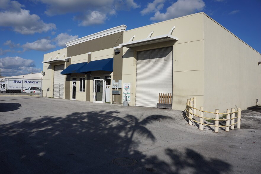 More Photos Of 17401 NW 2nd Ave, Miami Warehouse For Sale