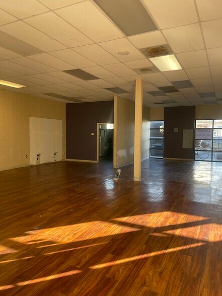 More Photos Of 3322-3390 E 7th St, Long Beach Unknown For Lease