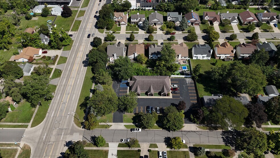 More Photos Of 28477-28481 7 Mile Rd, Livonia Office For Sale