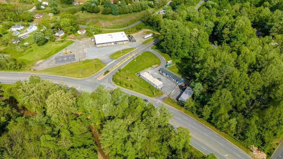 More Photos Of 1080 Main St NW, Lenoir Office For Sale