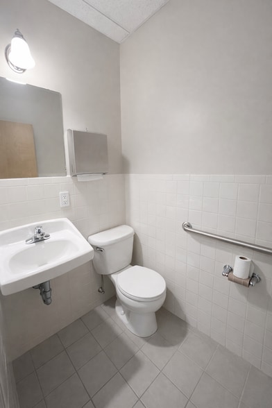 More Photos Of 20 Beacon Hill Dr, Dobbs Ferry Office For Lease