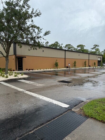 Primary Photo Of 5012 Lena Rd, Lakewood Ranch Warehouse For Lease