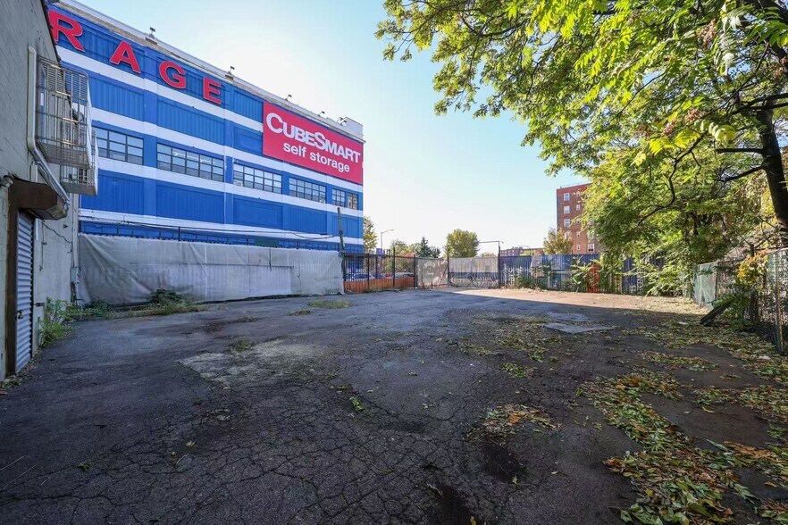 More Photos Of 195 Bush St, Brooklyn Warehouse For Lease