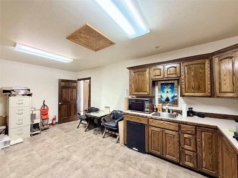 More Photos Of 15288 AR-22, Dardanelle Office For Sale