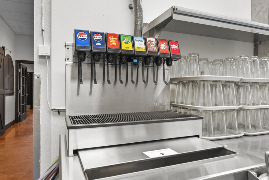 More Photos Of 983 N Highway 123 Byp, Seguin Restaurant For Sale