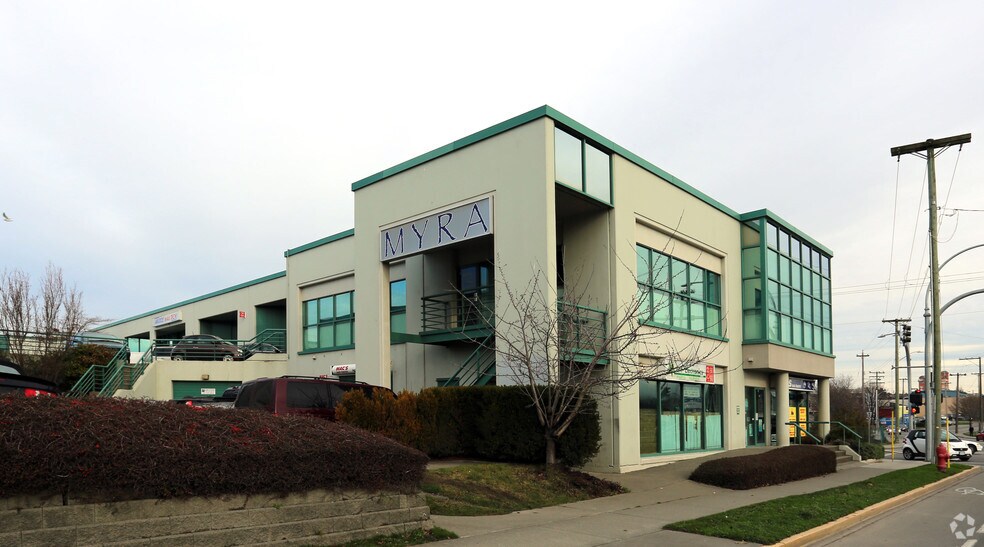 More Photos Of 2516 Bridge St, Victoria Storefront Retail Office For Lease