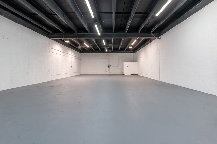 More Photos Of 3501-3531 NW 19th St, Fort Lauderdale Unknown For Lease