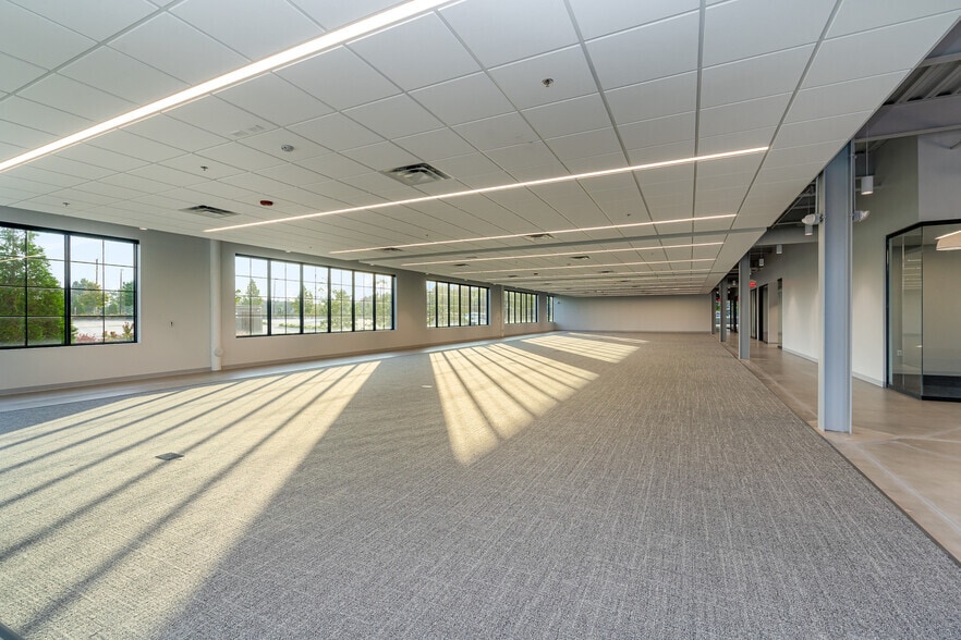 More Photos Of 7910 Microsoft Way, Charlotte Office For Sale