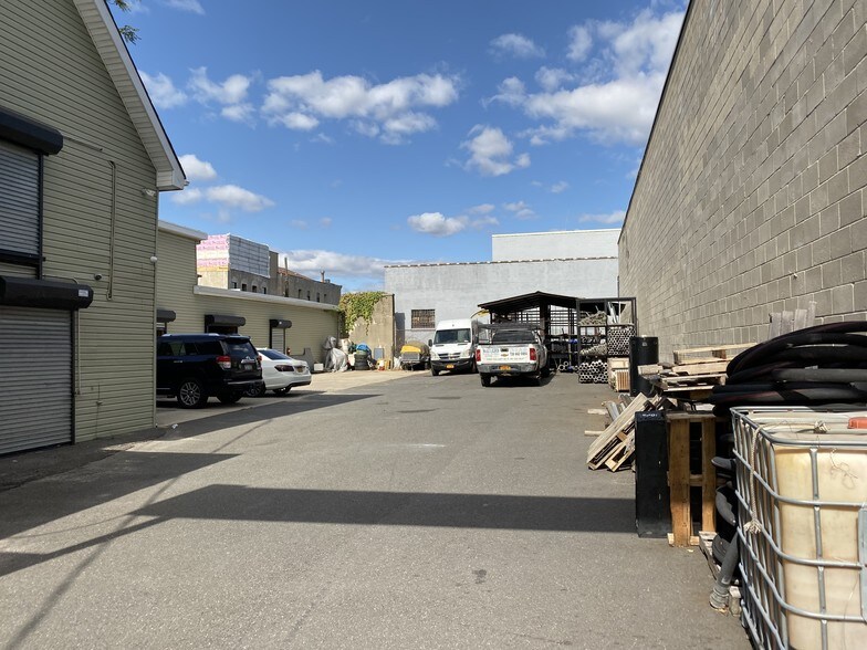 More Photos Of 55 Church St, Staten Island Warehouse For Sale