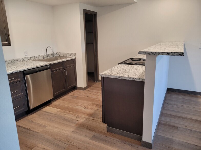 More Photos Of 437 Montgomery St, Custer Apartments For Sale