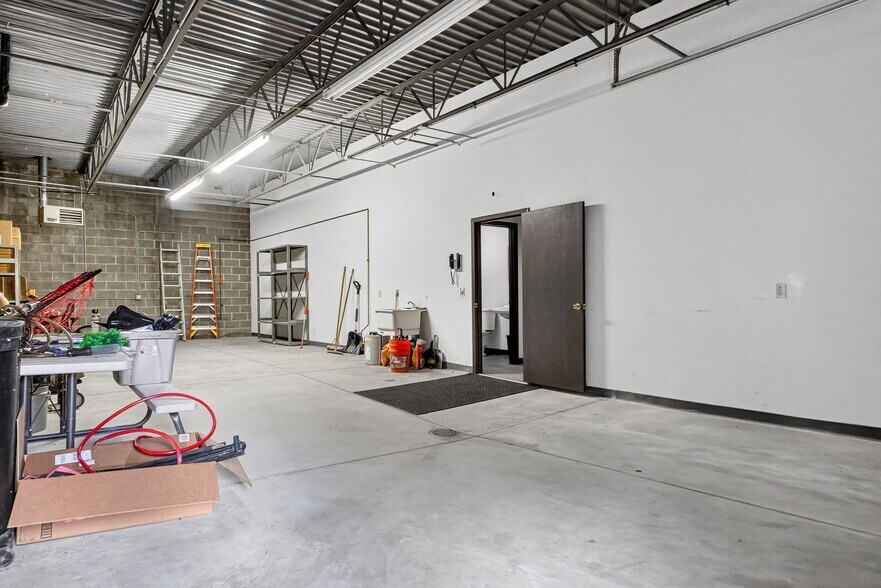 More Photos Of 7027 Spinach Dr, Mentor Warehouse For Sale