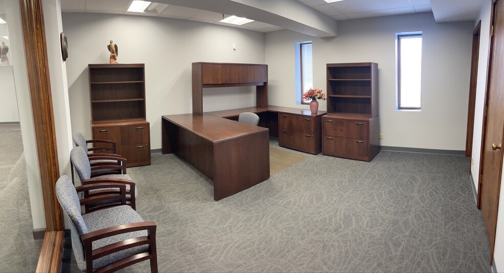 More Photos Of 435 W 194th St, Glenwood Manufacturing For Lease