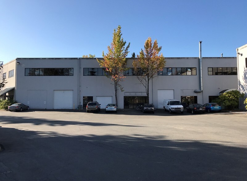 More Photos Of 1600 124th Ave NE, Bellevue Flex For Lease