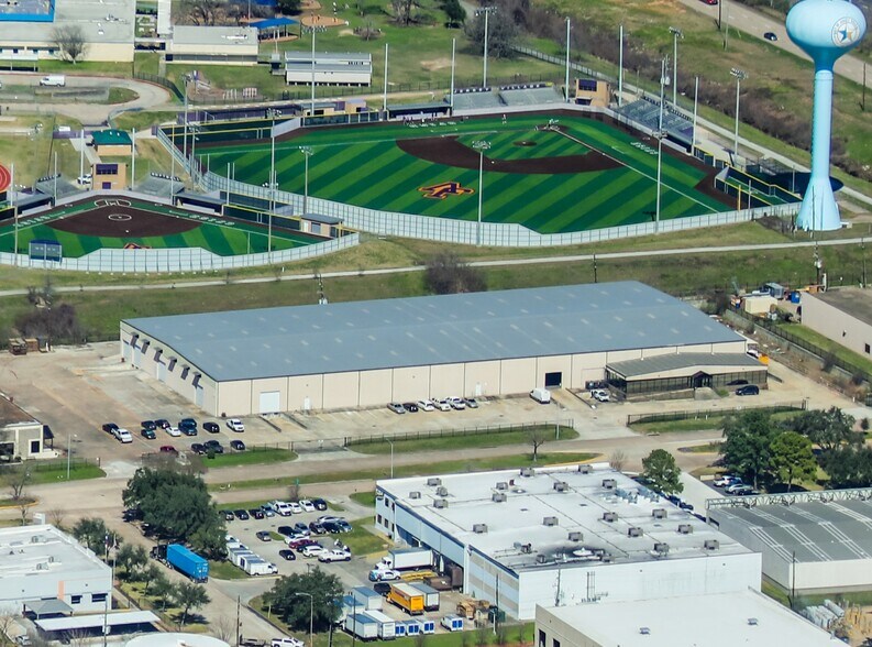 More Photos Of 10422 W Gulf Bank Rd, Houston Distribution For Lease