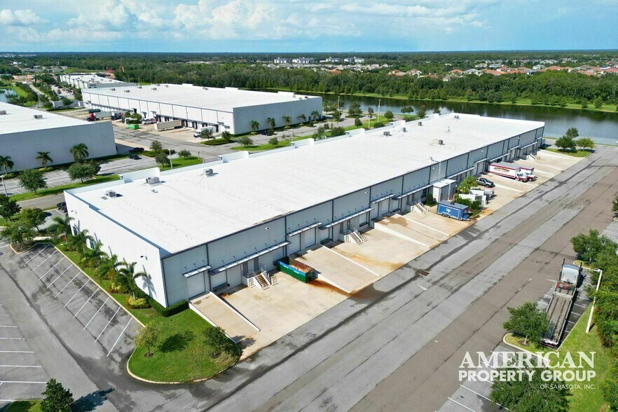 More Photos Of 3165 Lakewood Ranch Blvd, Bradenton Warehouse For Lease