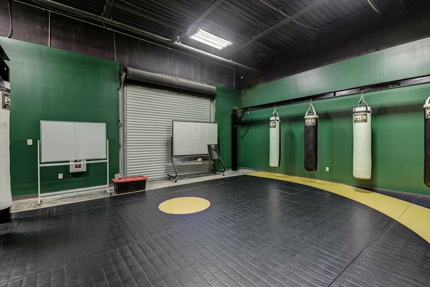 More Photos Of 1754 Bagdad Rd, Cedar Park Light Distribution For Sale