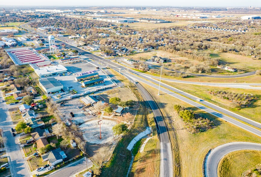 More Photos Of 1600 S General Mcmullen Dr, San Antonio Land For Lease