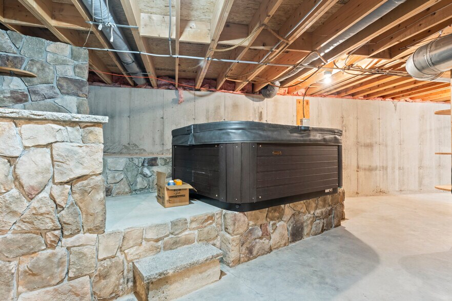 More Photos Of 41 Hobbs Rd, West Newfield Specialty For Sale