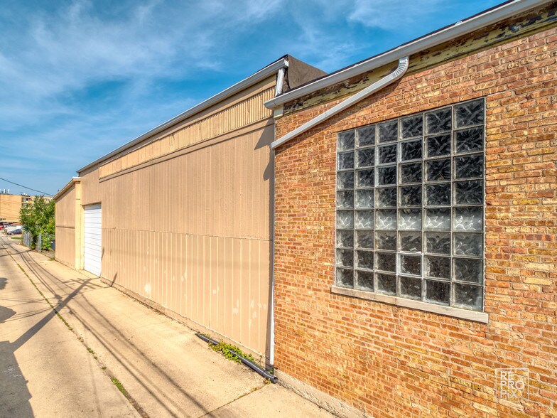 More Photos Of 7829-7839 W Grand Ave, Elmwood Park Warehouse For Sale