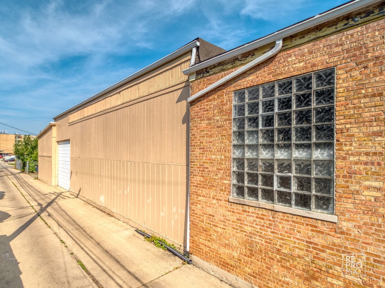 More Photos Of 7829-7839 W Grand Ave, Elmwood Park Warehouse For Lease