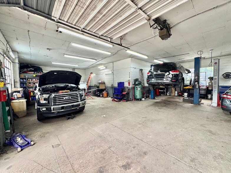 More Photos Of 1959 New York Ave, Huntington Station Auto Repair For Sale