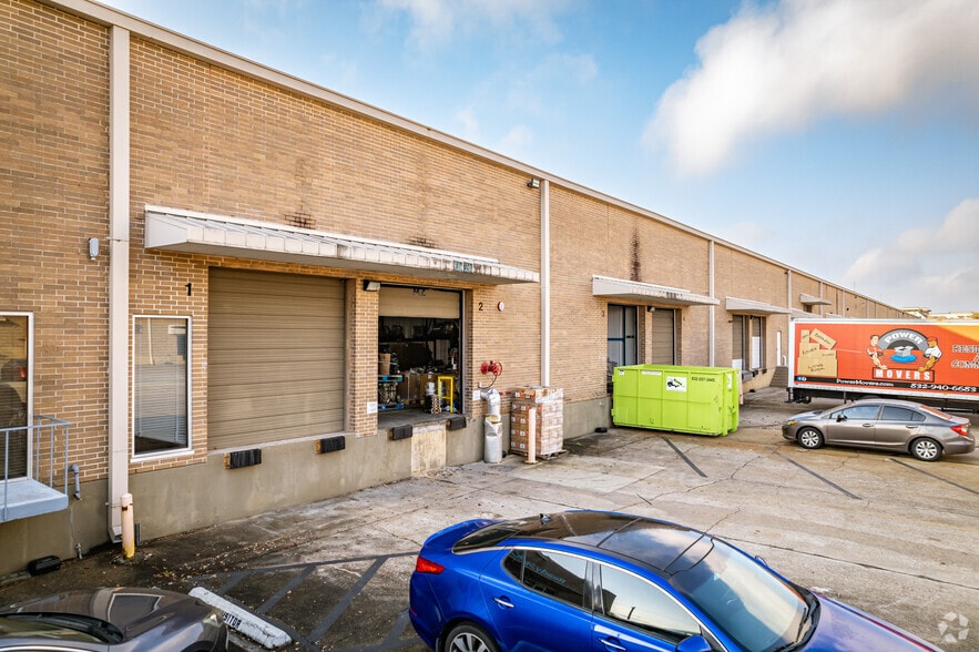 More Photos Of 1401 Greengrass Dr, Houston Warehouse For Lease