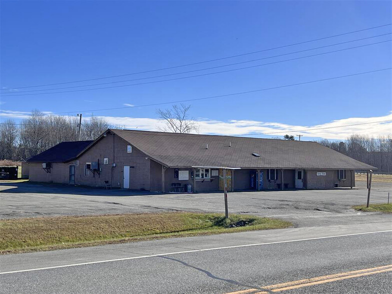 Primary Photo Of 98 Main st, Corinth General Retail For Sale