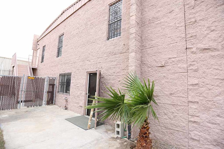 More Photos Of 4023 W Oquendo Rd, Las Vegas Warehouse For Sale