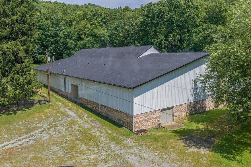 More Photos Of 6297 Columbia Rd NW, Dover Specialty For Sale