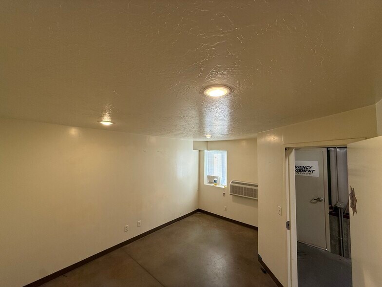 More Photos Of 1900 N 200 E, Spanish Fork Warehouse For Lease