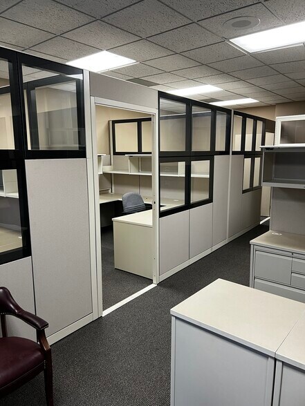 More Photos Of 223 Magazine, New Orleans Office For Lease