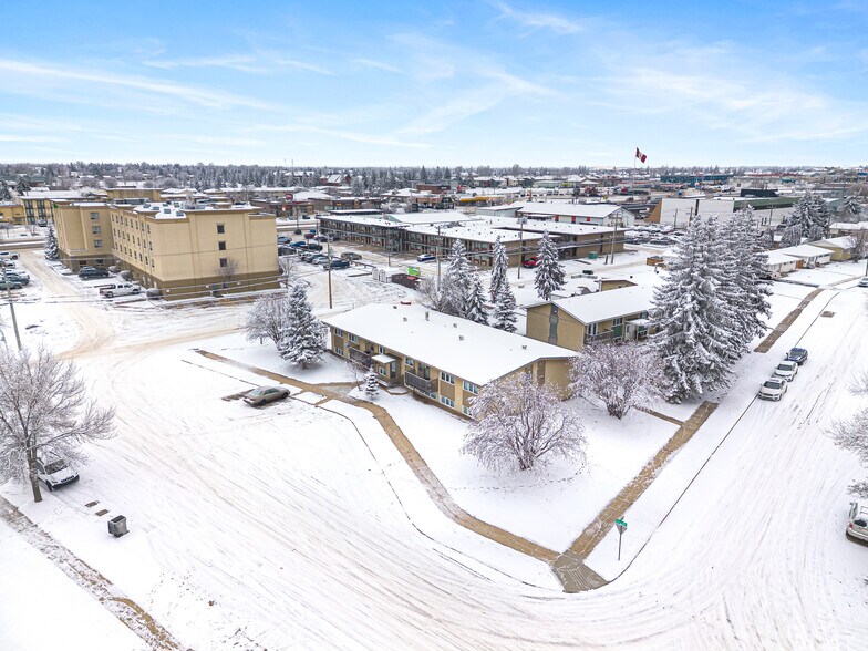 More Photos Of 4504 56A Av, Lloydminster Apartments For Sale
