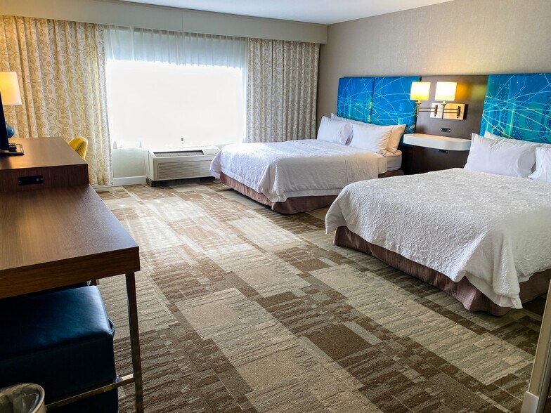 More Photos Of 3404 Samson Way, Bellevue Hotel For Sale