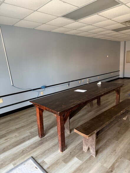 More Photos Of 5674 Cleaves Dr, Arlington Office For Lease