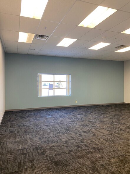 More Photos Of 1200-1212 Red Fox Rd, Arden Hills Medical For Lease