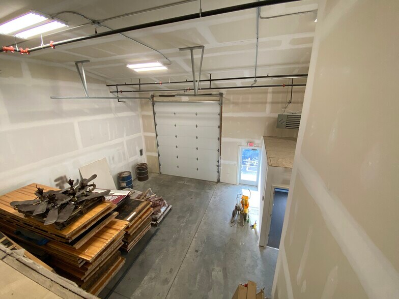 More Photos Of 4105 Transport Way, Weston Industrial For Lease