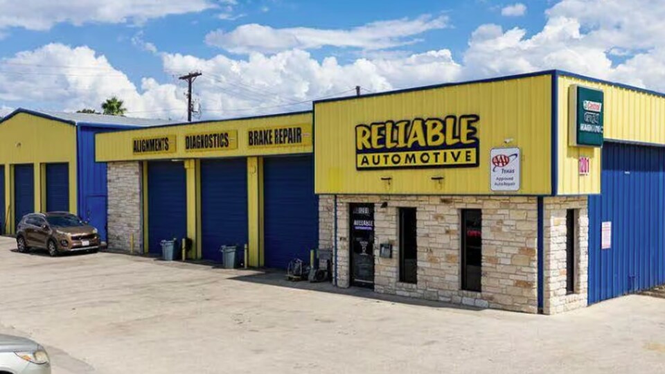 Primary Photo Of 1201 TX-123, San Marcos Auto Repair For Sale
