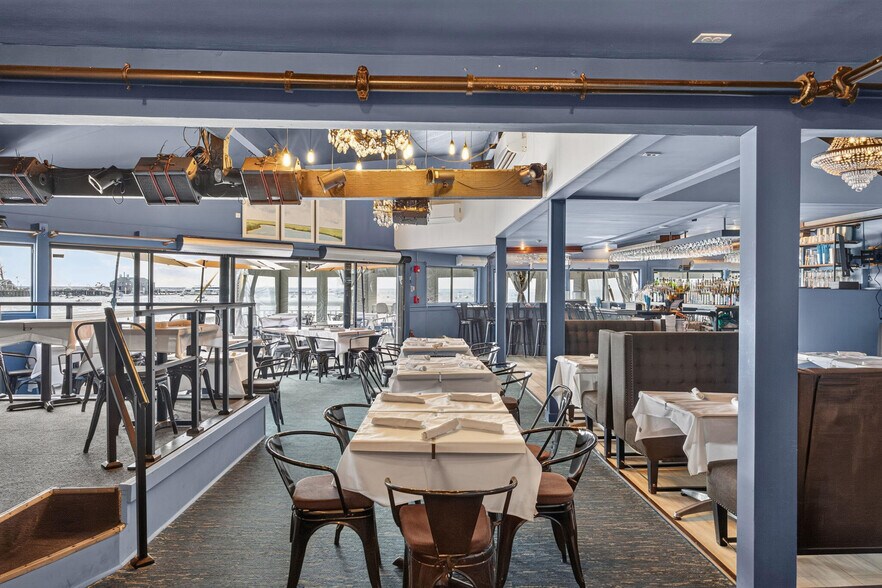 More Photos Of 193A Commercial St, Provincetown Bar For Sale