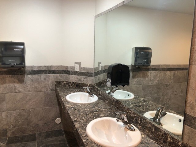 More Photos Of 756 S Redwood Rd, Salt Lake City Medical For Lease