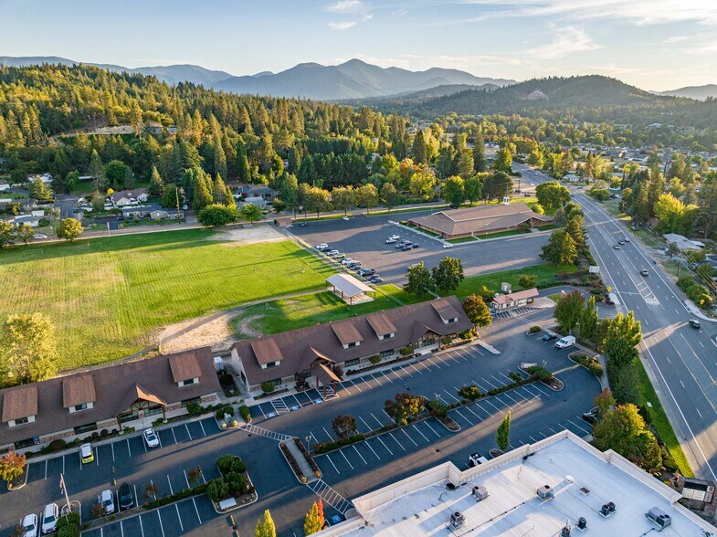 More Photos Of 1879 Williams Hwy, Grants Pass Medical For Sale