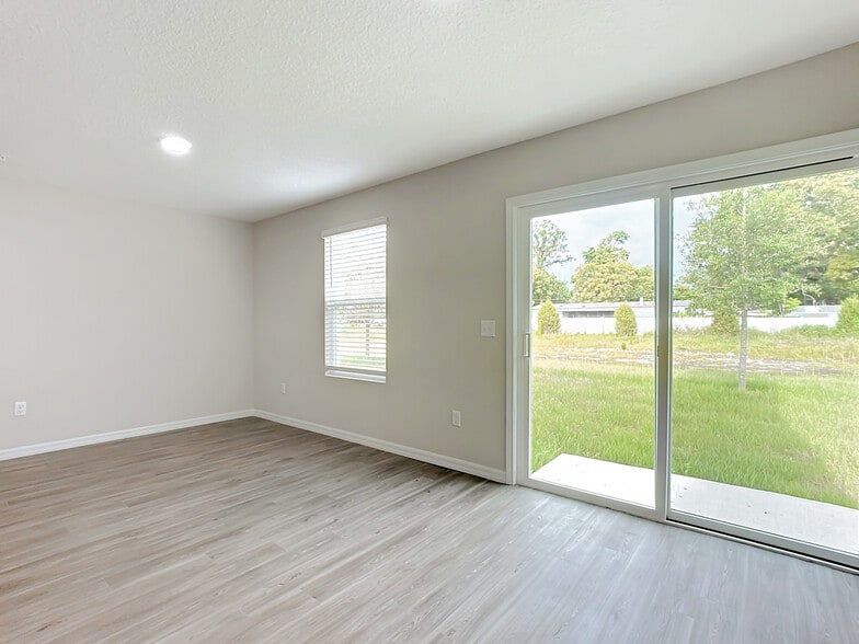 More Photos Of 9556 Hood Rd, Jacksonville Apartments For Sale