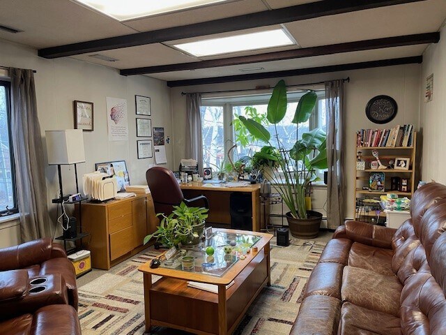 More Photos Of 133 Mountain Rd, Suffield Office For Lease