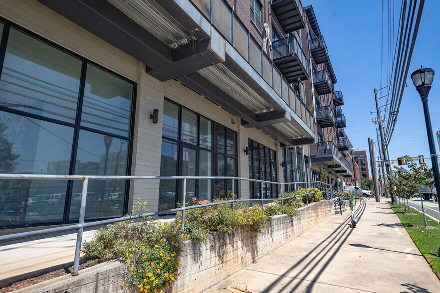 Primary Photo Of 764 Memorial Dr SE, Atlanta Storefront Retail Office For Lease